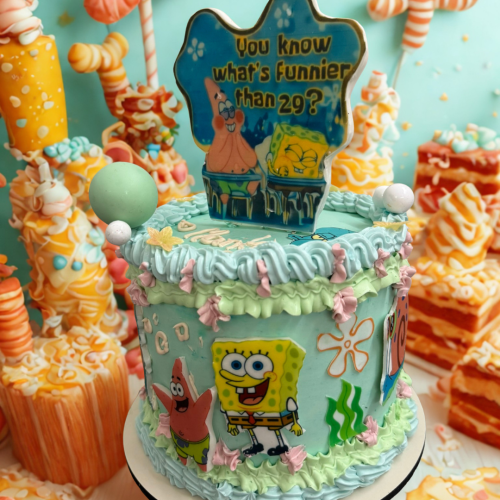 Personalisierte Kinder-Motivtorte mit bunter Comic-Dekoration – individuelle Geburtstagstorte in Leipzig